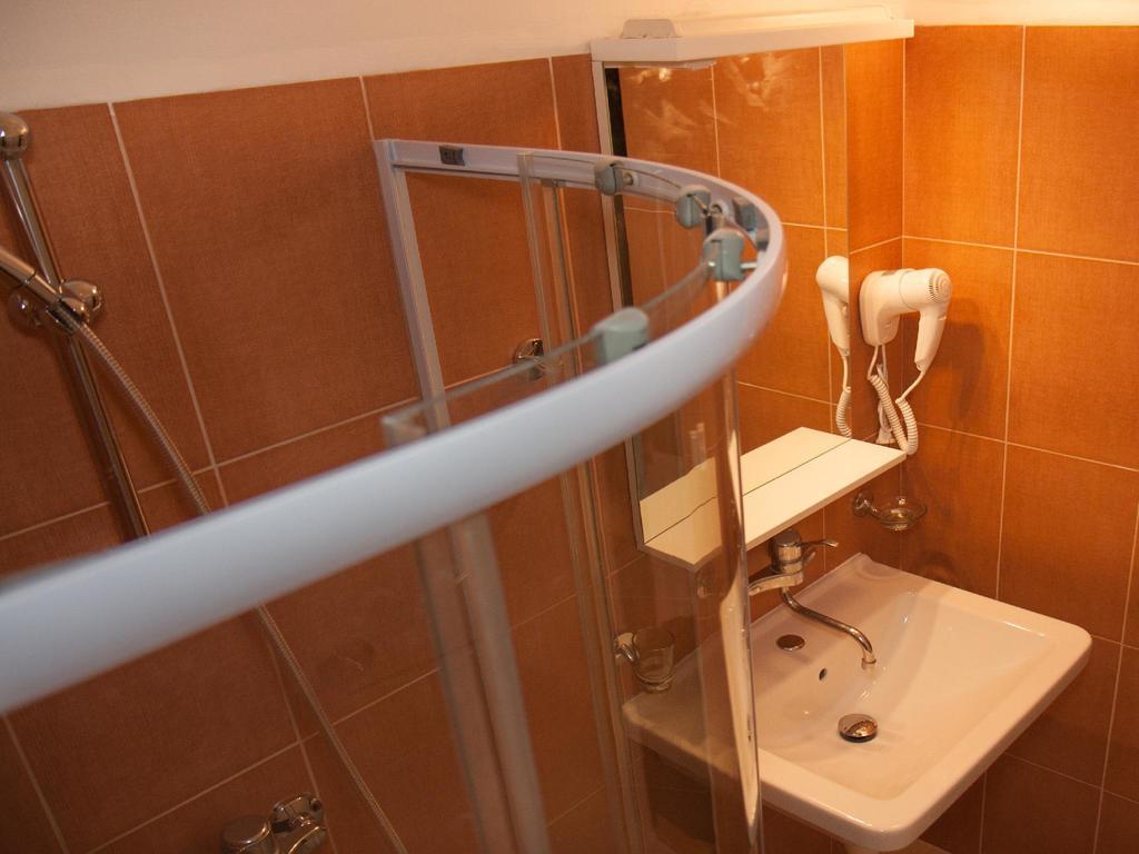 Hotel & Hostel Florian Prague Ngoại thất bức ảnh